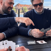 People playing Regicide